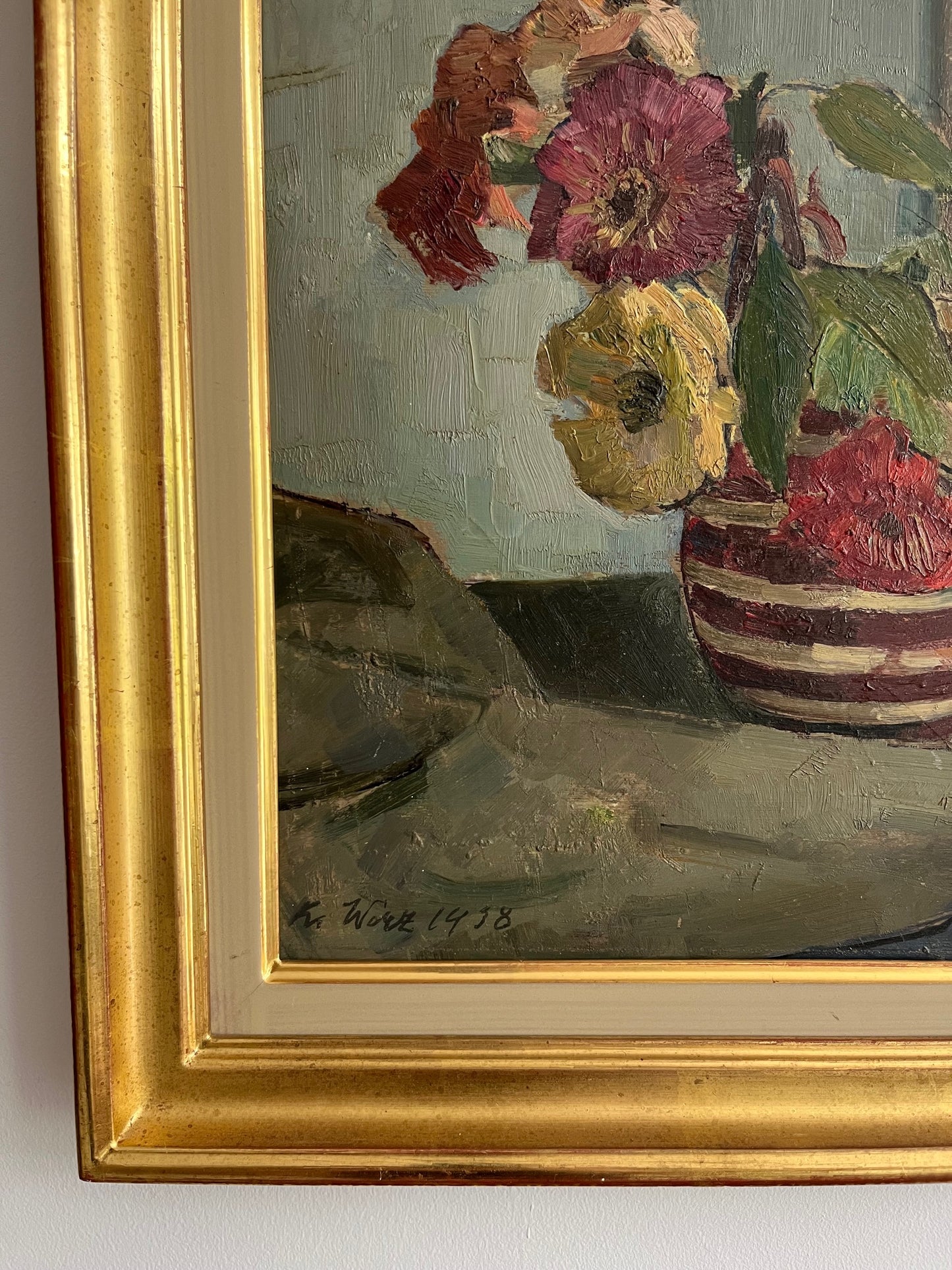 Jug with stripes